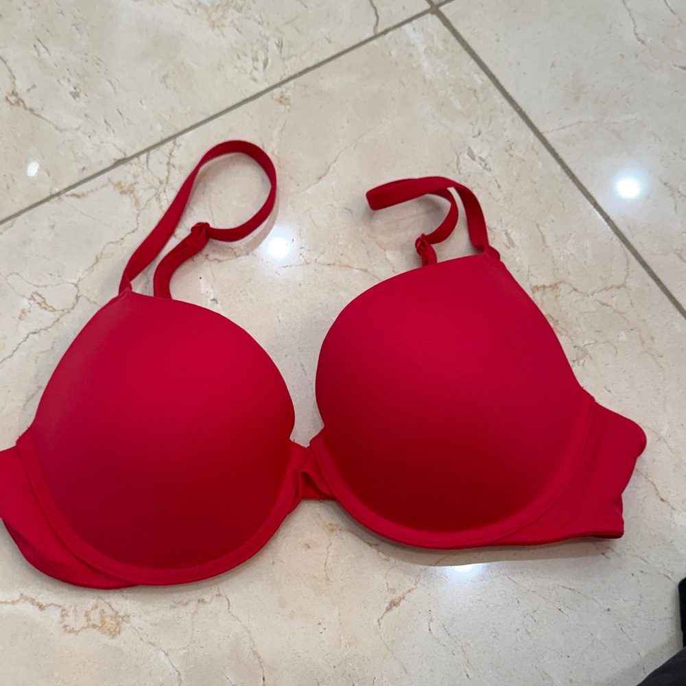 PINK Victoria's Secret Vibrant Red Bra